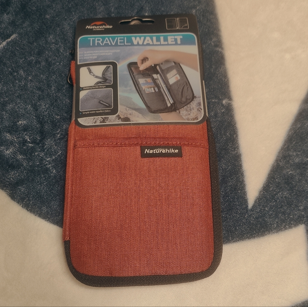 Naturehike Outdoors Travel Wallet - Red